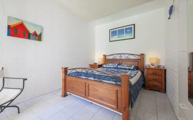 Villa Ellisa, Unit 1/10 Columbia Close