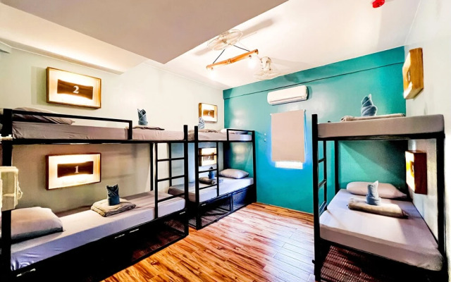 Outpost Hostel - Coron - Adults Only