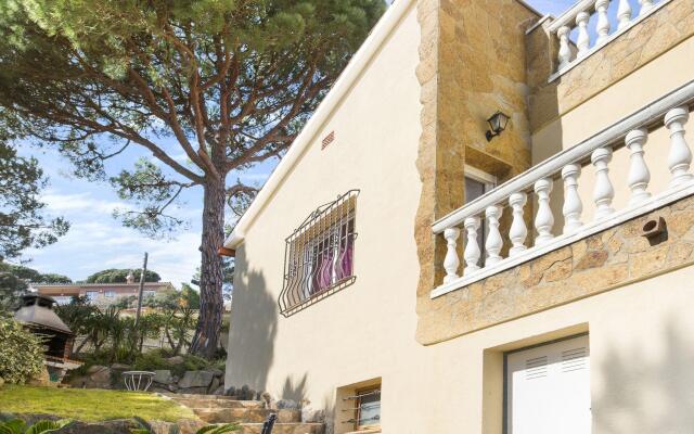 Serene Villa in Lloret de Mar with Private Swimming Pool