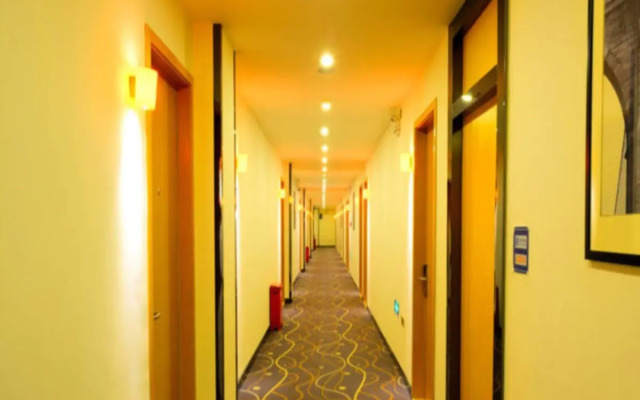 7 Days Premium Shihezi Youxie Plaza Jun Ken Museum