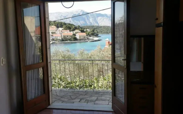 Big House for 14 people in centre of Lumbarda
