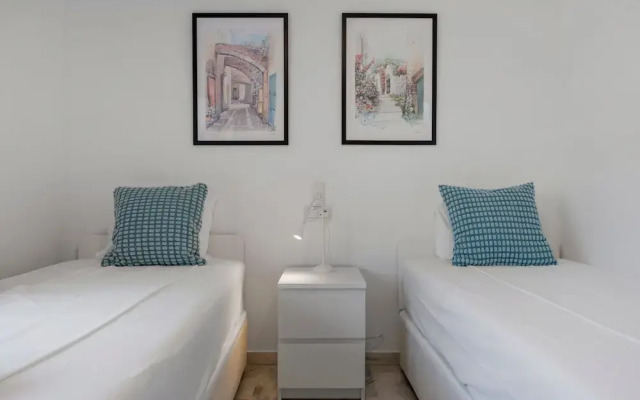 Amazing Pool and Garden Apartment by Costarentals - Ref 253
