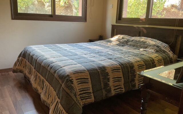 Beautiful 3 Bedr House in Arakapas With Fireplace