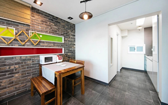 Pohang Couple Stone Pension