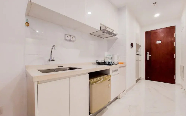 Comfortable 2BR at Sky House BSD Apartment