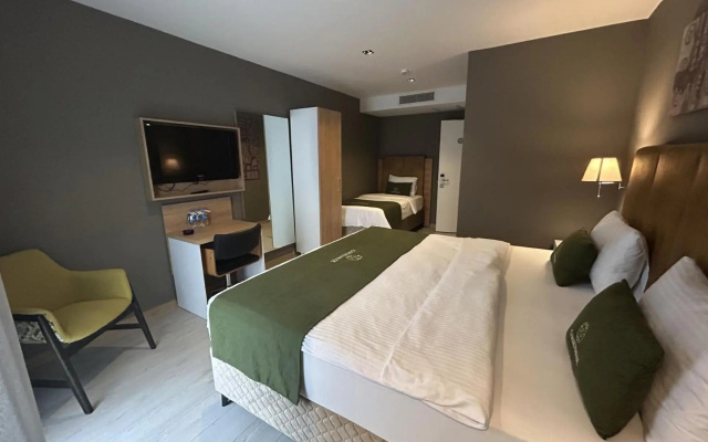 Garden Mode Airport Hotel - Image 6