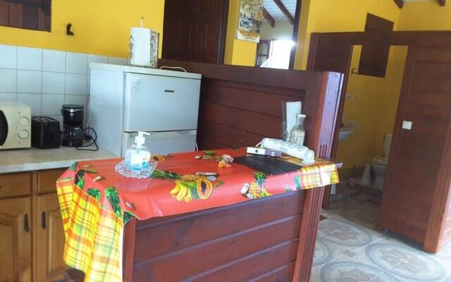 Apartment with 2 Bedrooms in Anse-Bertrand, with Furnished Garden And Wifi - 500 M From the Beach