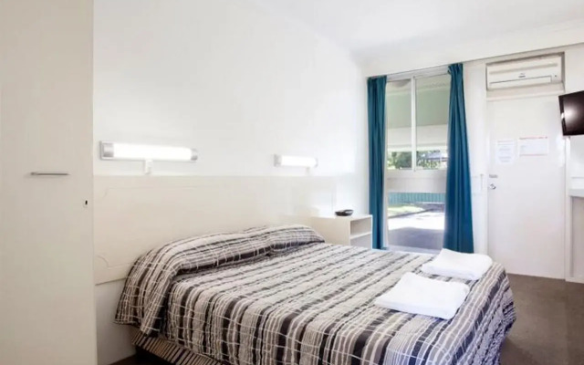 Nightcap at Edge Hill Tavern