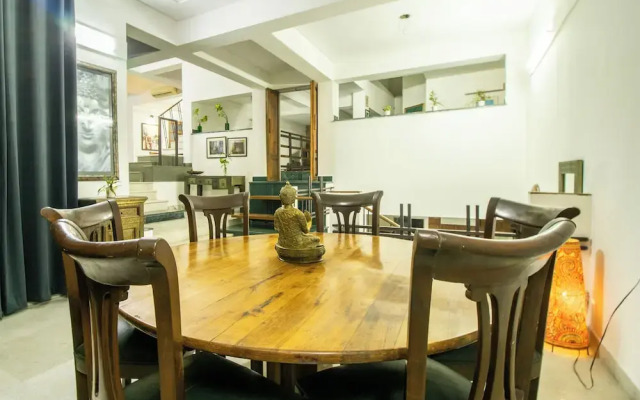 Opulent Antique 3br Villa in Gurugram