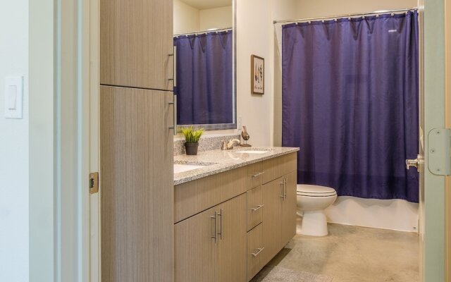 Bright Apartments by Frontdesk