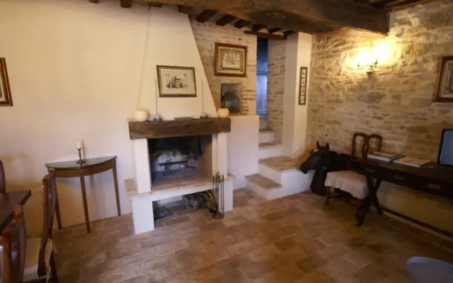 Belvilla by OYO Spacious Villa in Treia With Pool