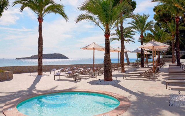 Отель Melia Calviá Beach