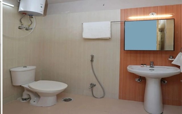 OYO 9774 Home Modern 3BHK near Celebration Mall