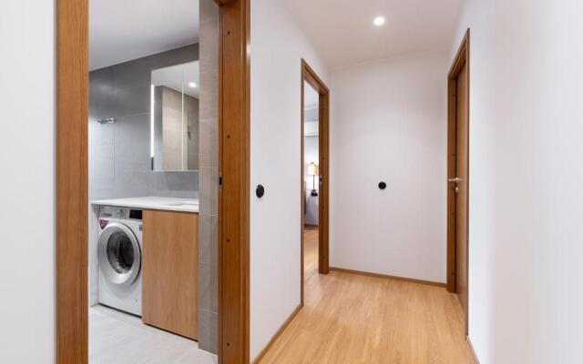 Self-check-in 3 bedroom apartment with sauna and balconies