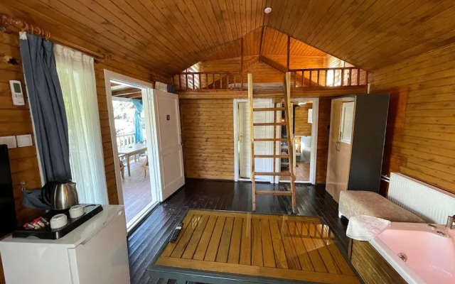 Çeli̇k Resort