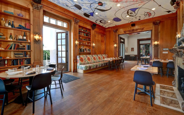 Tarrytown House Estate