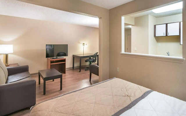 Extended Stay America Suites Tulsa Midtown