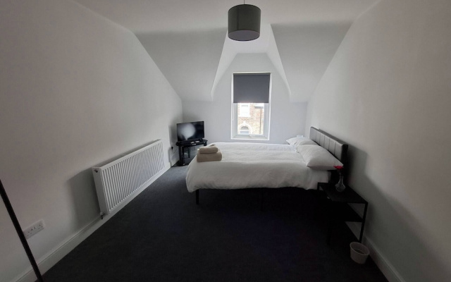 Luxurious 4-bed House With Sauna & Jacuzzi in Sunderland