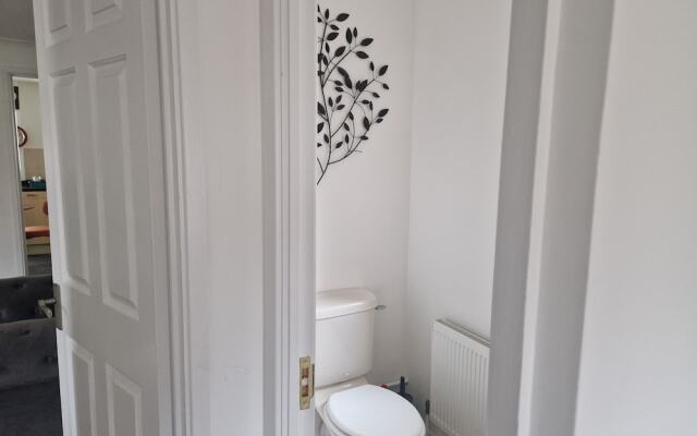 Captivating 3-bed House in Strood, Rochester Kent