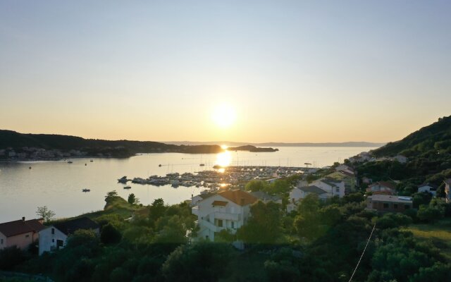 Modern Apartment With Seaview