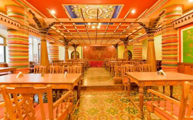 Hotel Woodlands by OYO Rooms