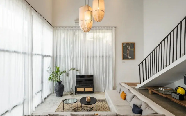 Stylish 3BR Villa Myla By Azure