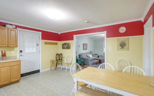 Walk to Nauvoo Temple: Remodeled Family Apartment
