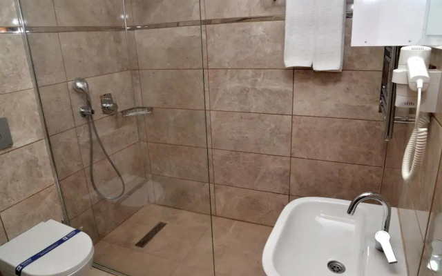 Zumrut Palas Hotel