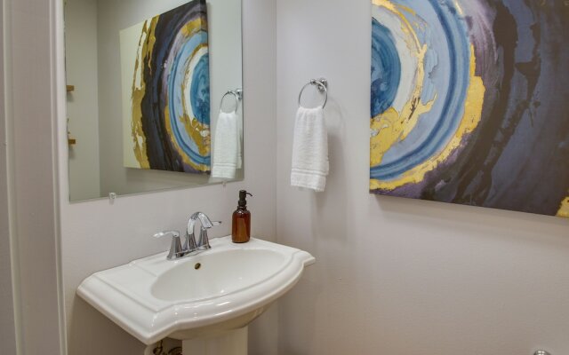 Lynchburg Rental w/ Deck: Near Downtown!