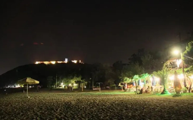 Heraklia Beach Camping & Apartments