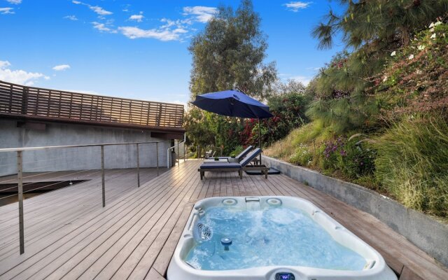 Summitridge - An Elegant Estate With Unobstructed City and Ocean Views