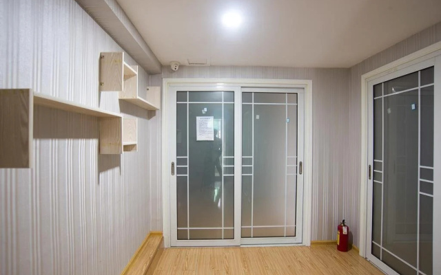 You Wo capsule Hostel