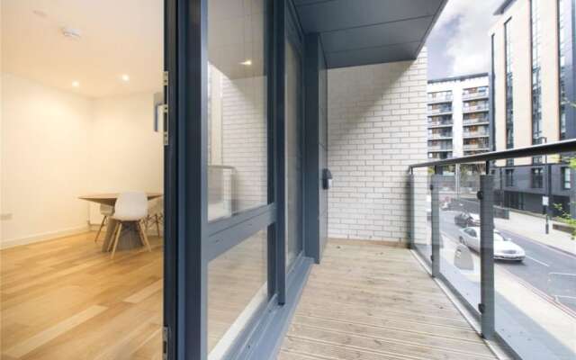 Incredible Newly Built 2 Bedroom Flat near Park