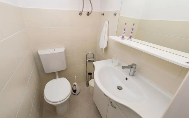 Amazing Home in Klenovica With Wifi and 3 Bedrooms