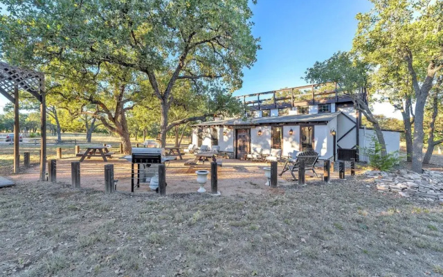 Sangiovese: Pet-friendly, Hot-tub, 10-min to Downtown!