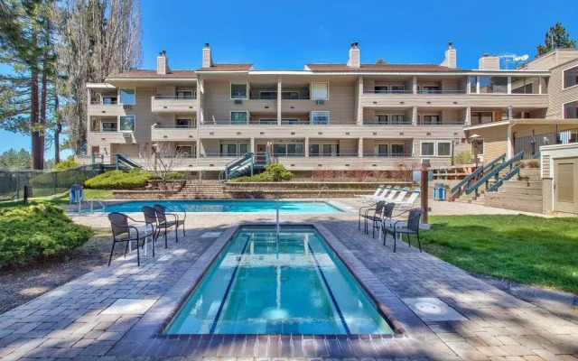 619 Lakefront