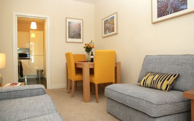 1 Bed Flat Off Royal Mile