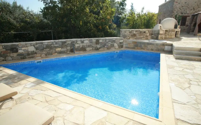 Areti Courtyard Villas