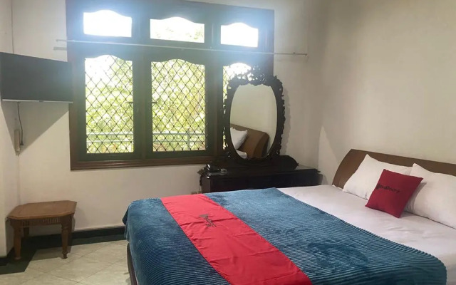 RedDoorz Syariah @ Karang Pilang