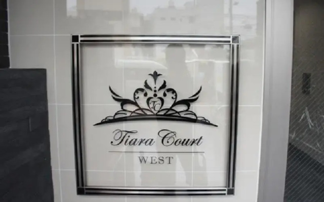 Tiara Court West apartment