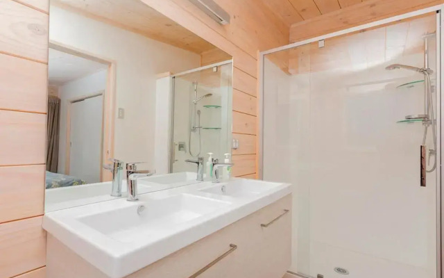 Beachfront Escape - Snells Beach Holiday Home
