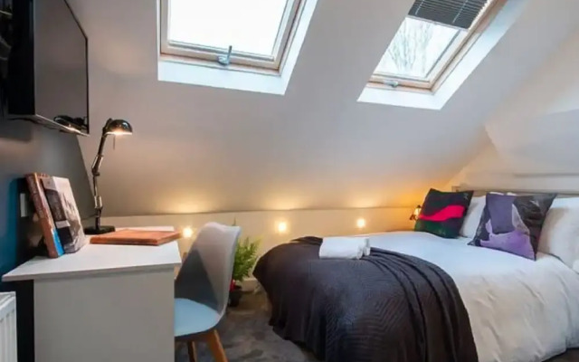 Contemporary Holiday Home in Coventry Near Fargo Village