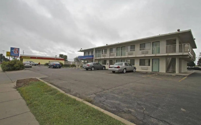 Motel 6 Manhattan Kansas