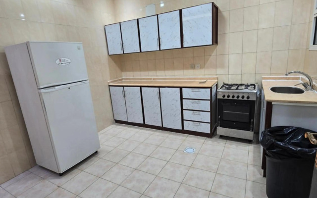 Makarim Najd 4