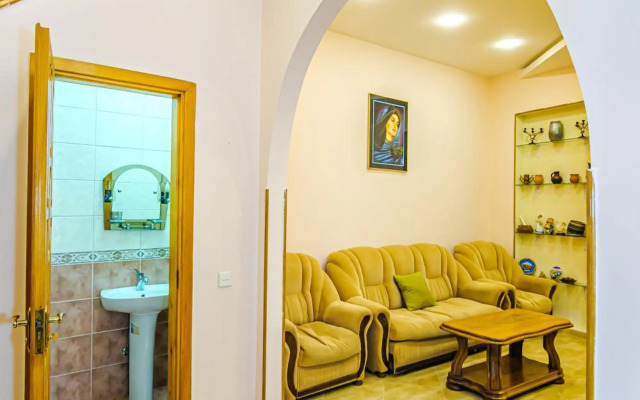 Old City 3 Room Lux Home