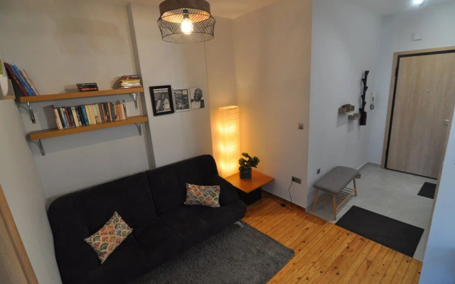 Zennova 82  City Center Apt