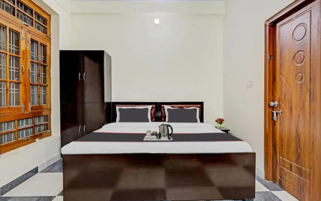 Oyo Flagship 92980 Empire Inn