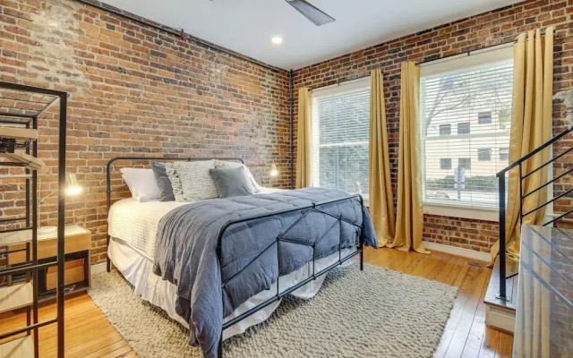 Stylish Dtwn Knoxville Condo w/ Rooftop Deck!