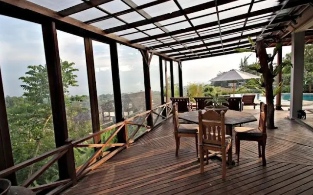 Villa Baja