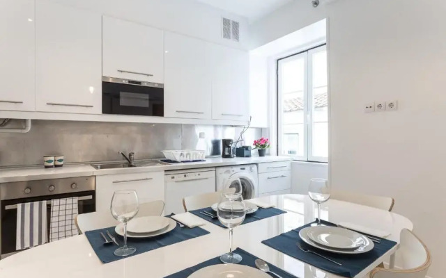 Three bedroom apartment in historical centre -Bairro Alto